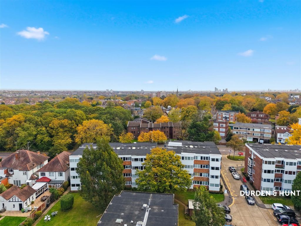 Property photo 1 of 20 New Wanstead