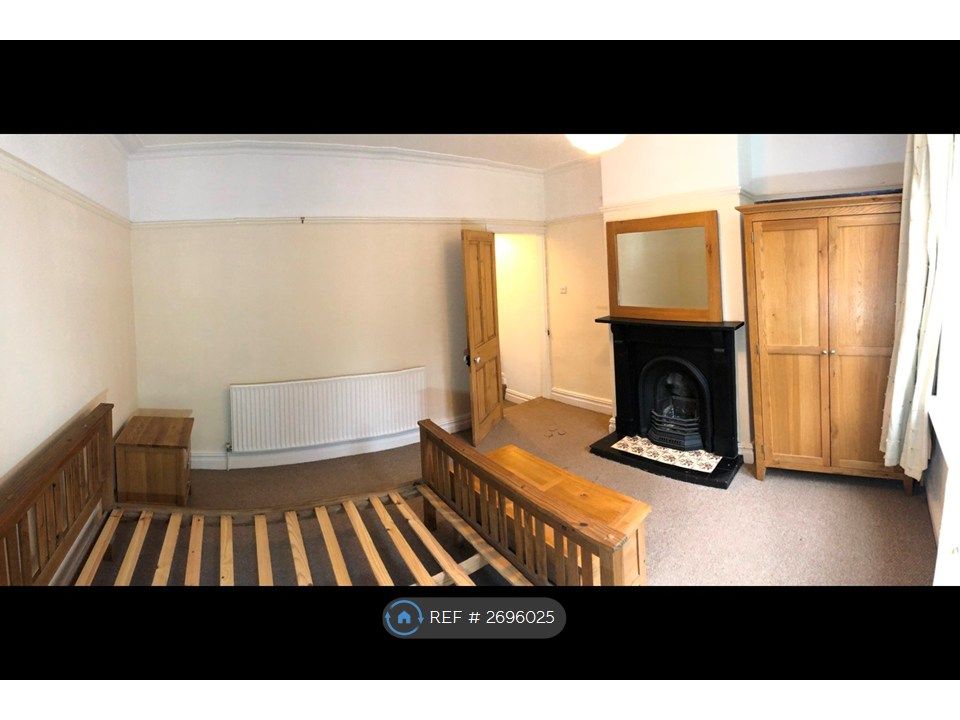Property photo 3 of 9 Large Bedroom On 1st Floor