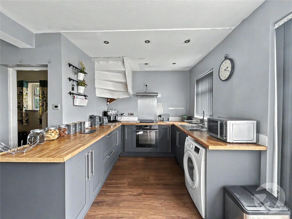 Property photo 2 of 24 Picture No. 03