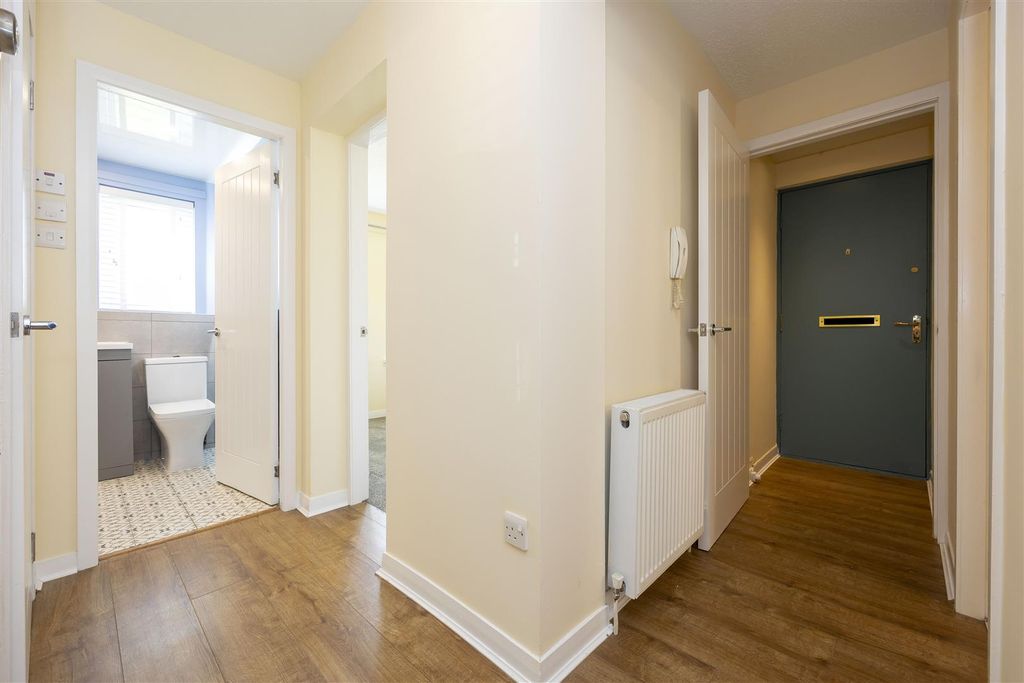 Property photo 2 of 13 0-1_149_Raeberry_Street_Glasgow_004.Jpg