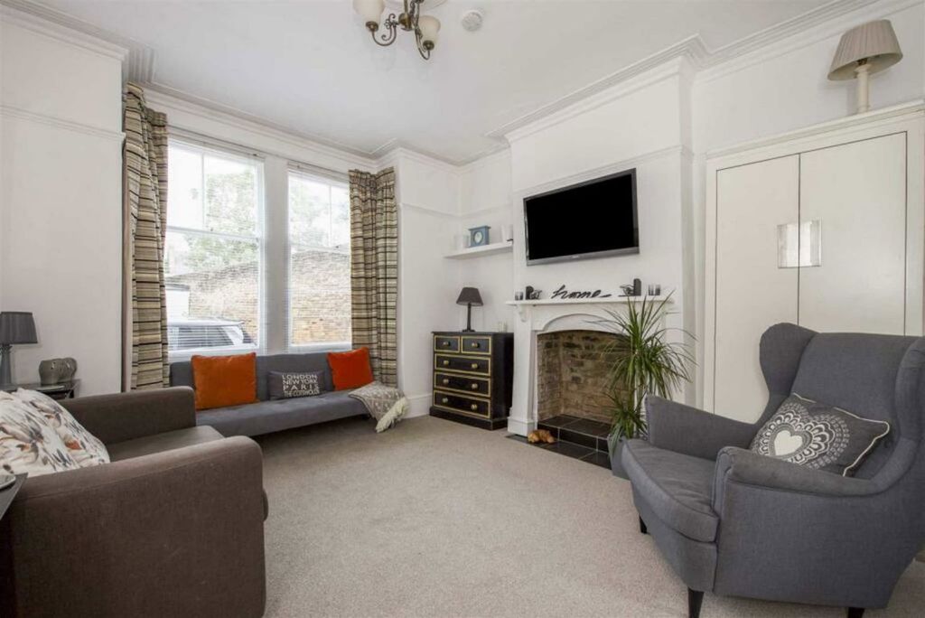 Property photo 2 of 7