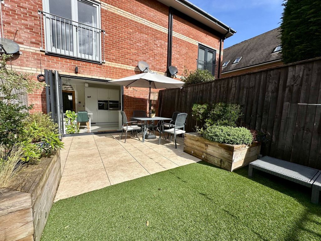 Property photo 1 of 23
