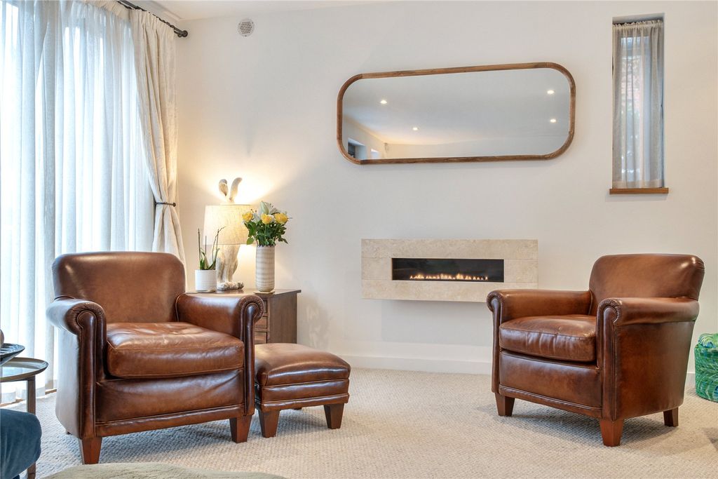 Property photo 3 of 16 Living Room