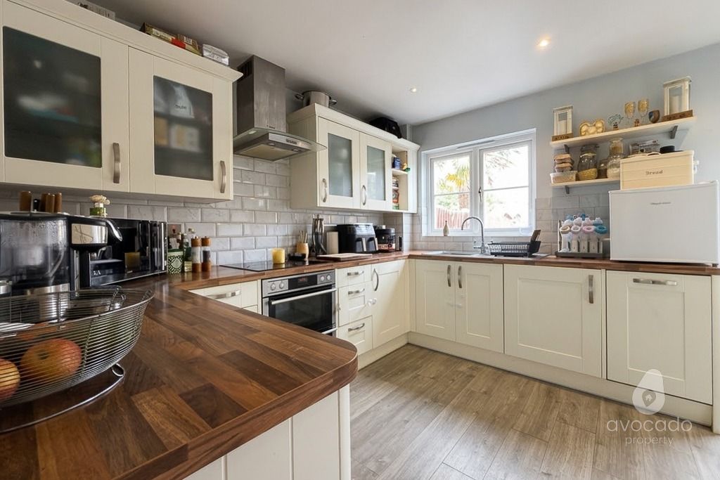 Property photo 2 of 14 5388693