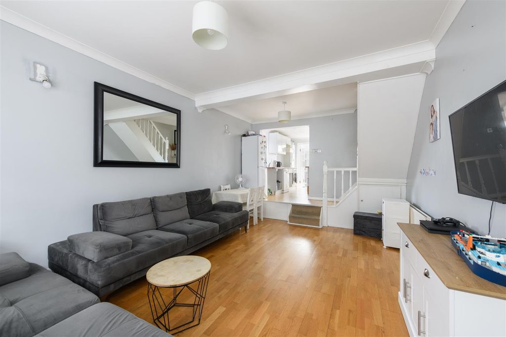 Property photo 3 of 15 Chelmsford 3.Jpg