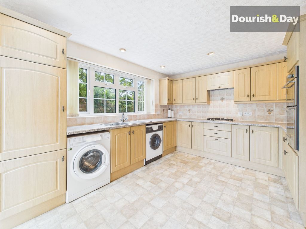 Property photo 3 of 16 Kitchen Diner
