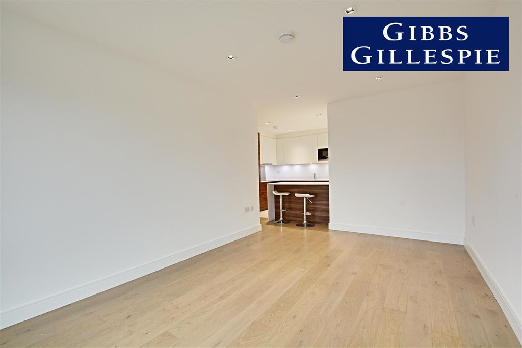 Property photo 2 of 14 2