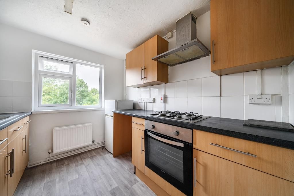 Property photo 3 of 18 Kitchen
