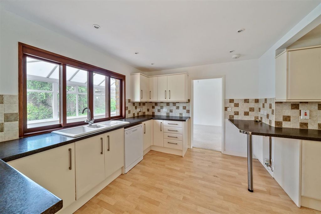 Property photo 2 of 16 Kitchen