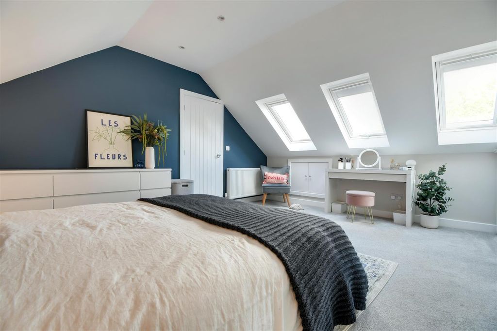 Property photo 3 of 40 Principle Bedroom
