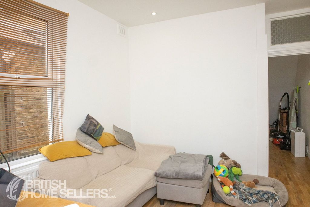 Property photo 2 of 8 Picture No. 09