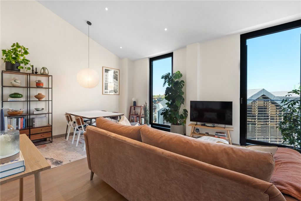 Property photo 1 of 7 Reception Room