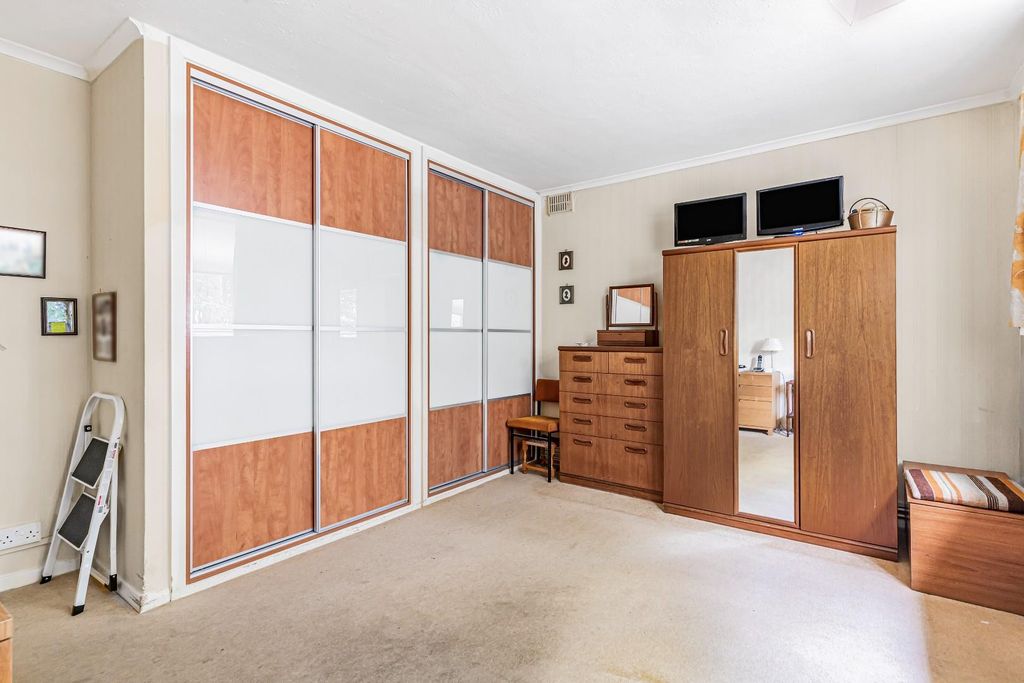 Property photo 2 of 17 15_59173.Jpg