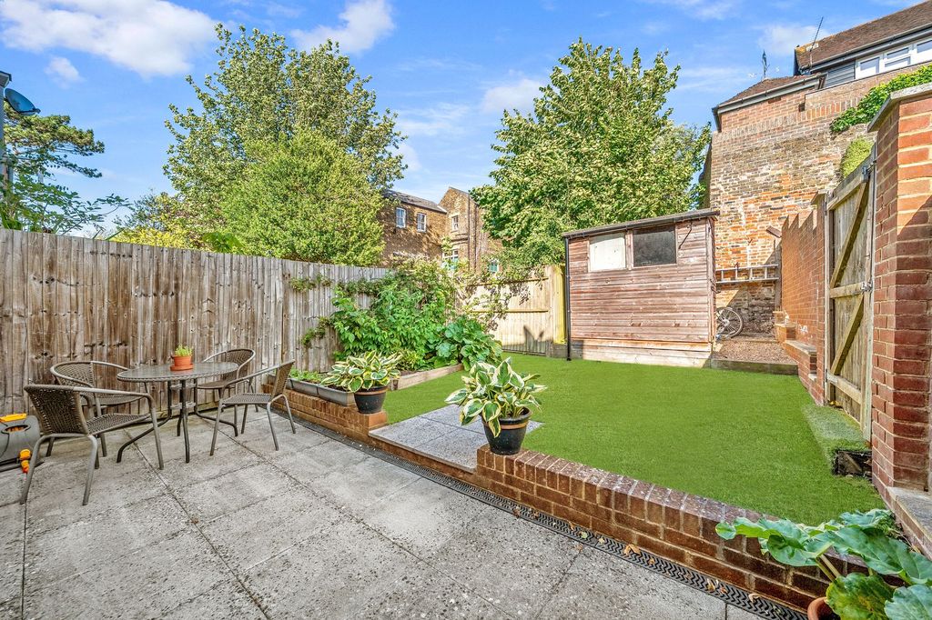 Property photo 2 of 19