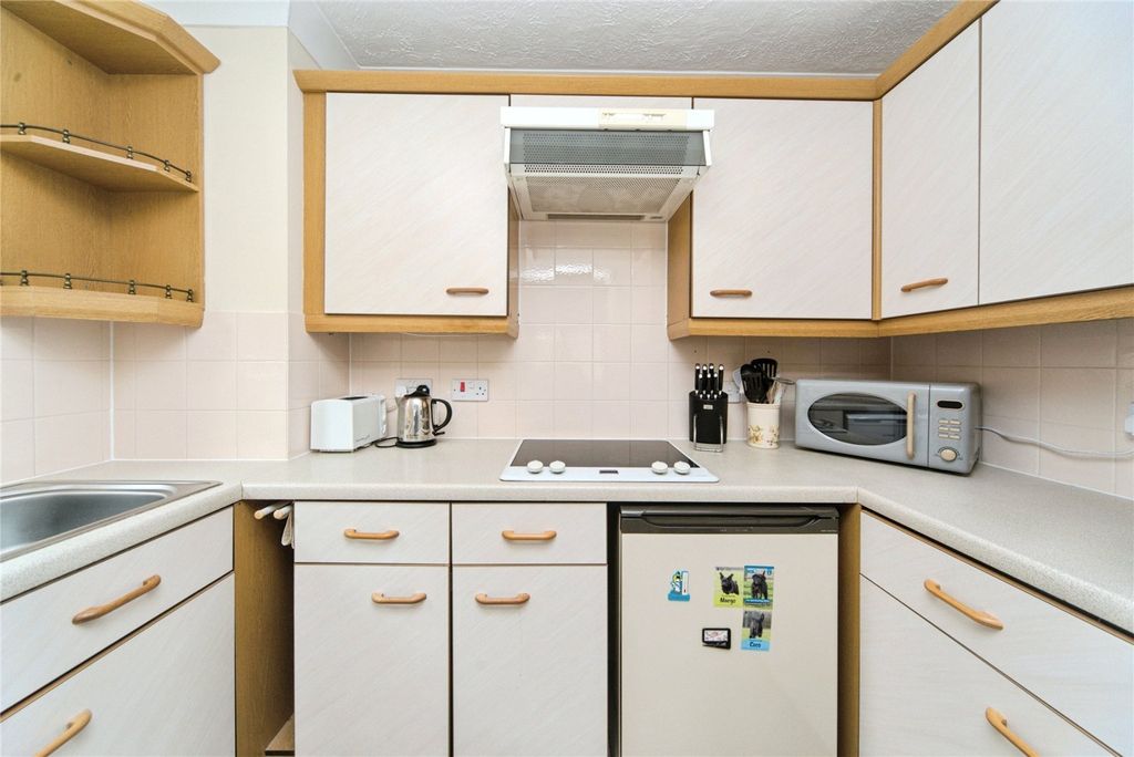 Property photo 2 of 14 Kitchen