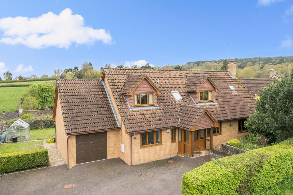 Property photo 1 of 25 Front (Exterior)