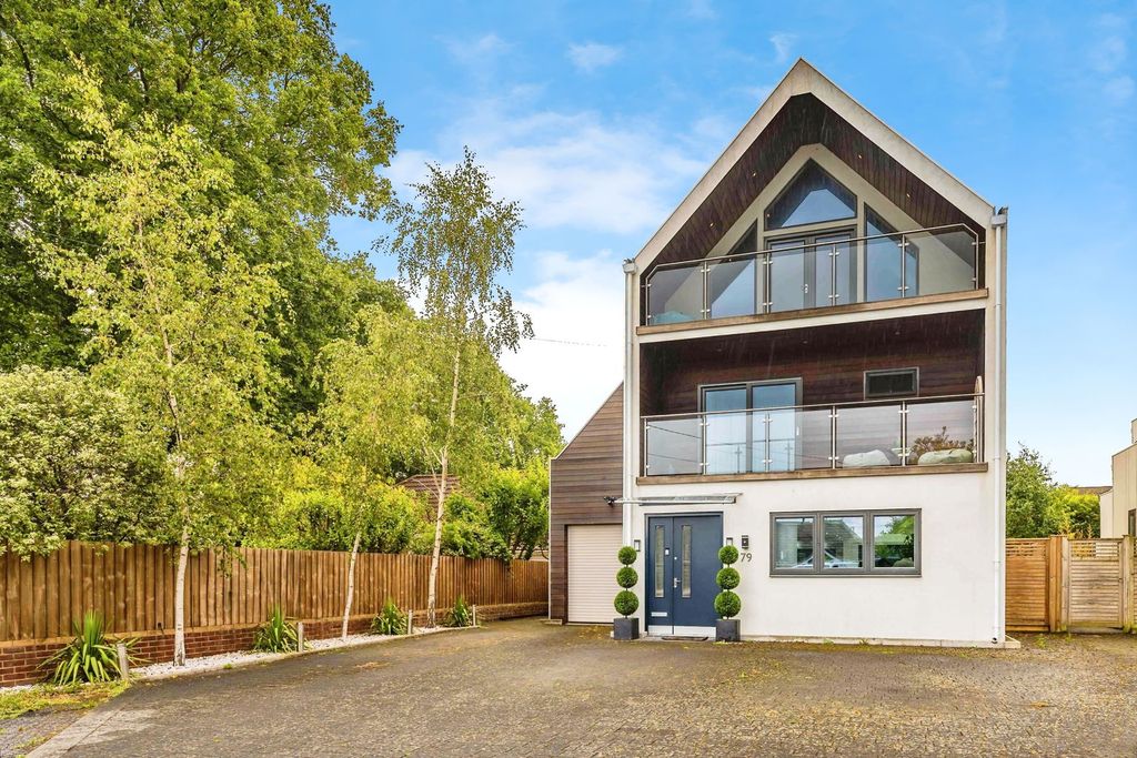 Property photo 3 of 51