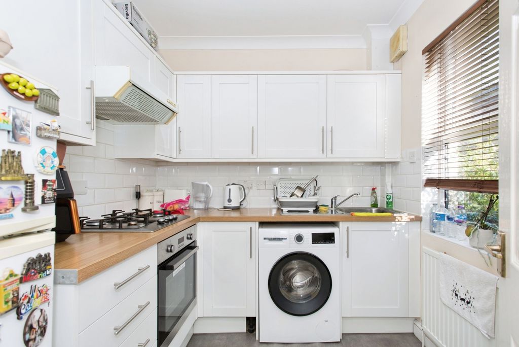 Property photo 2 of 17 Photo