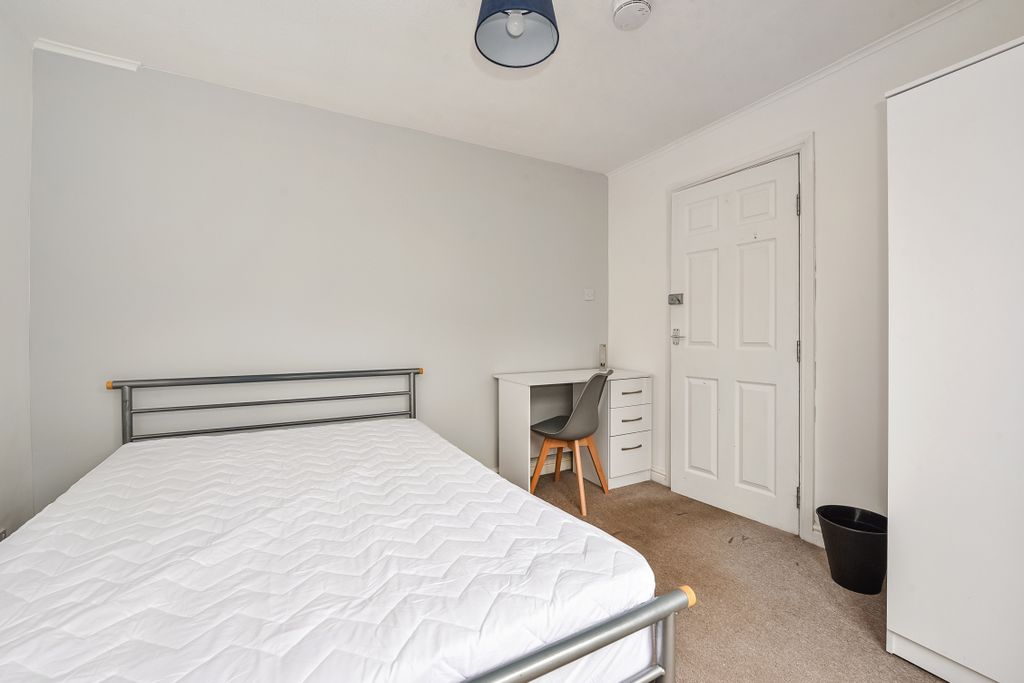 Property photo 3 of 11 Ph13_4815989