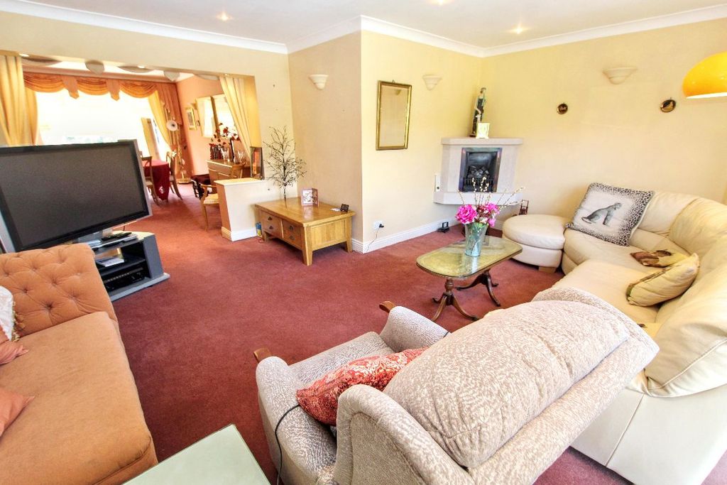 Property photo 3 of 28