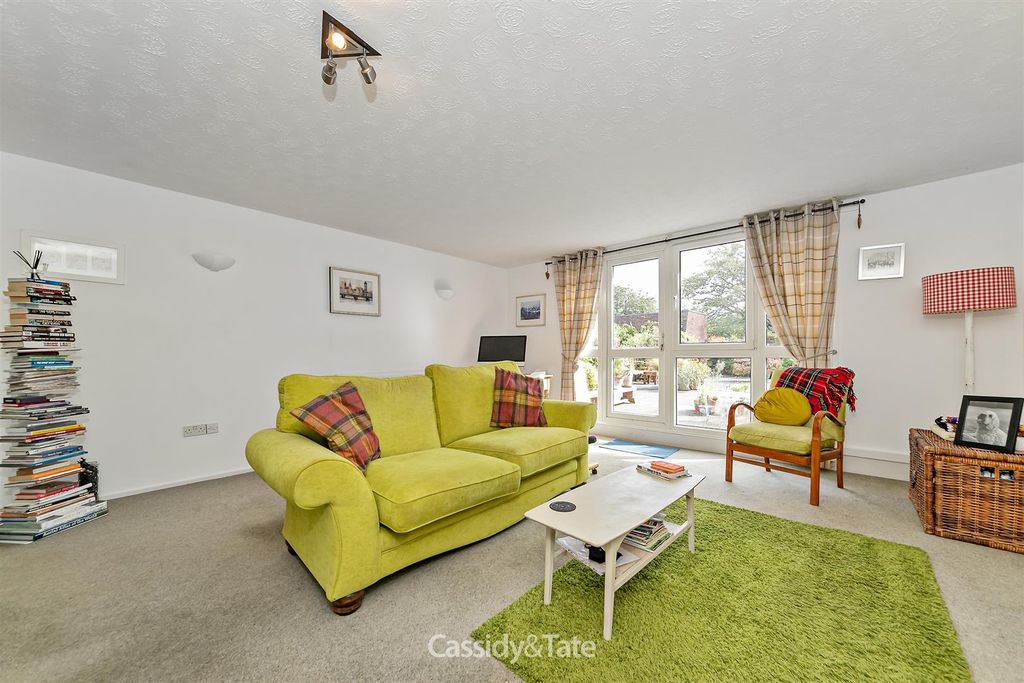 Property photo 2 of 32 12Heritageclose-13.Jpg