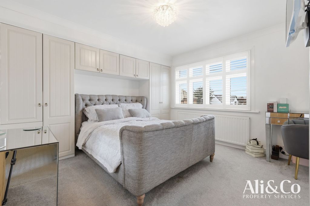 Additional image 17 of 4 bed semi-detached house for saleCollege Avenue, Grays RM17