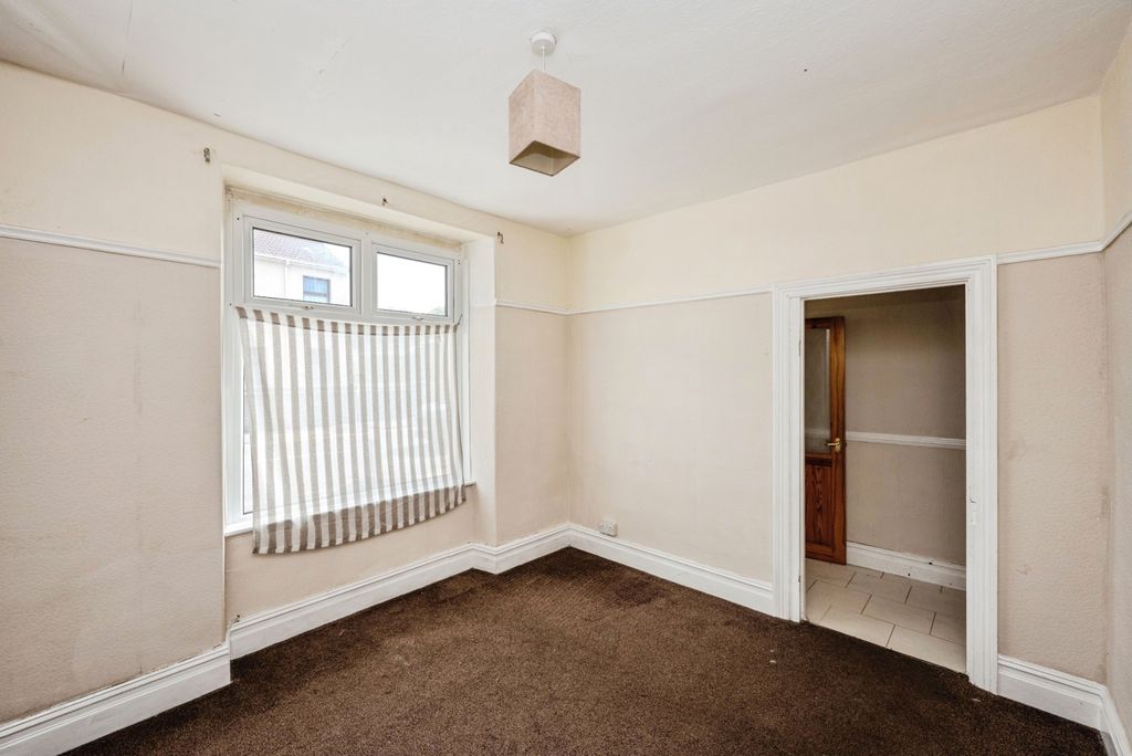 Property photo 3 of 22 Pbox-Img.Jpg