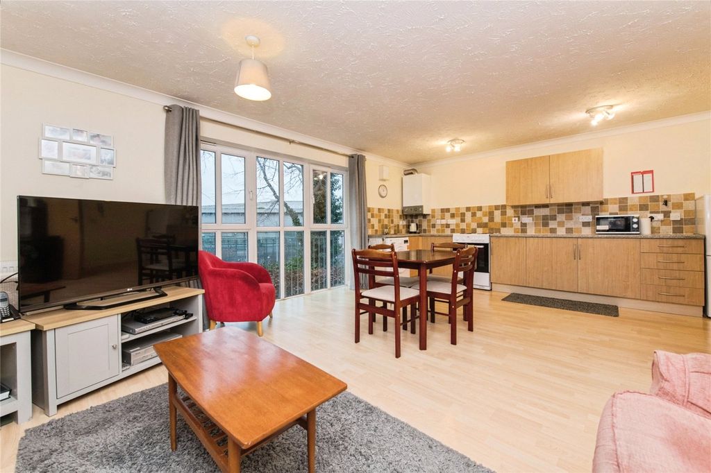 Property photo 3 of 7 Picture No. 11