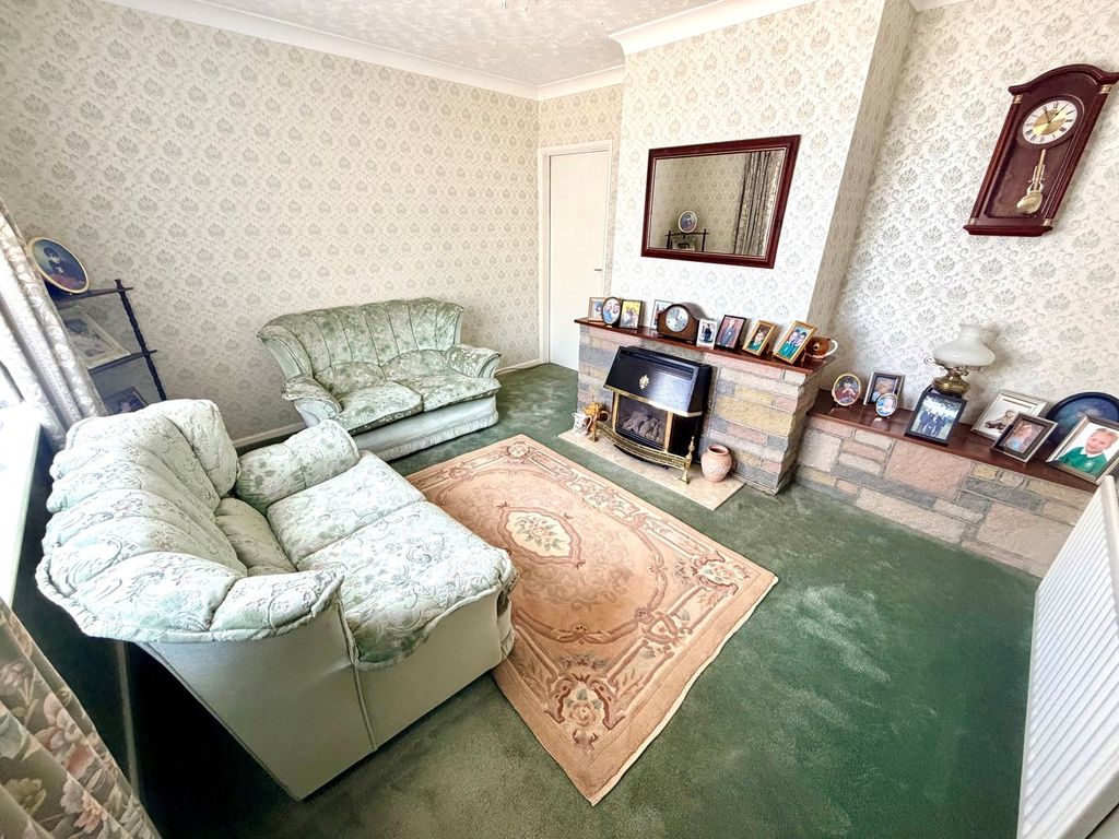 Property photo 2 of 14