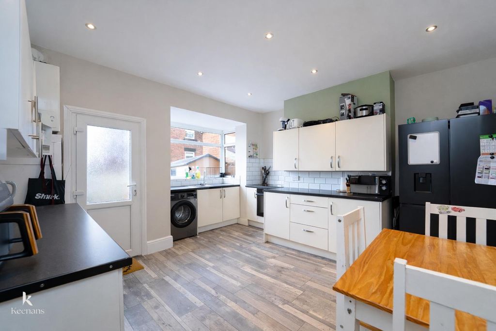 Property photo 3 of 14 1