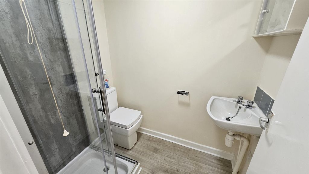 Property photo 3 of 6 Shower Room