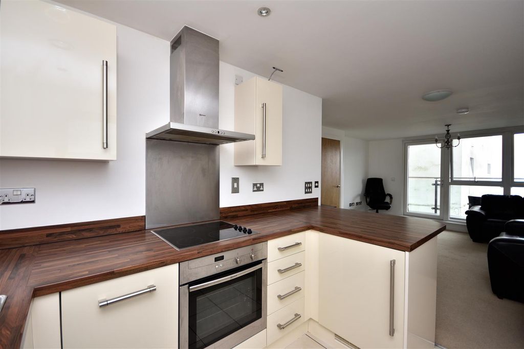 Property photo 3 of 24 Kitchen