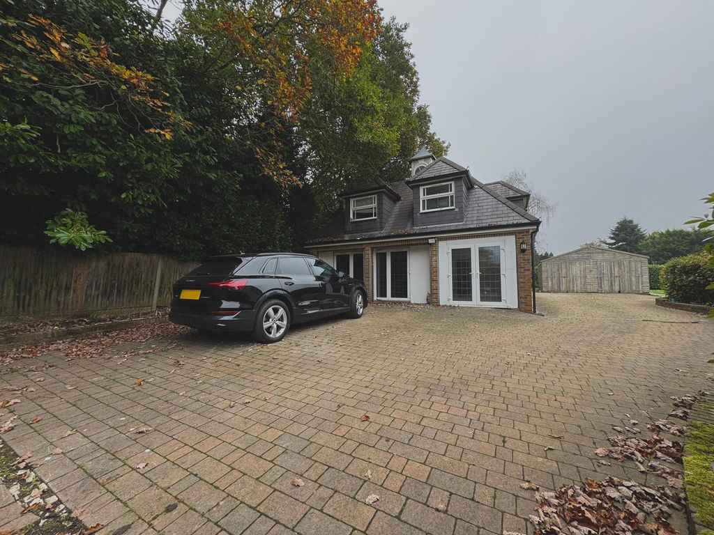Property photo 2 of 18