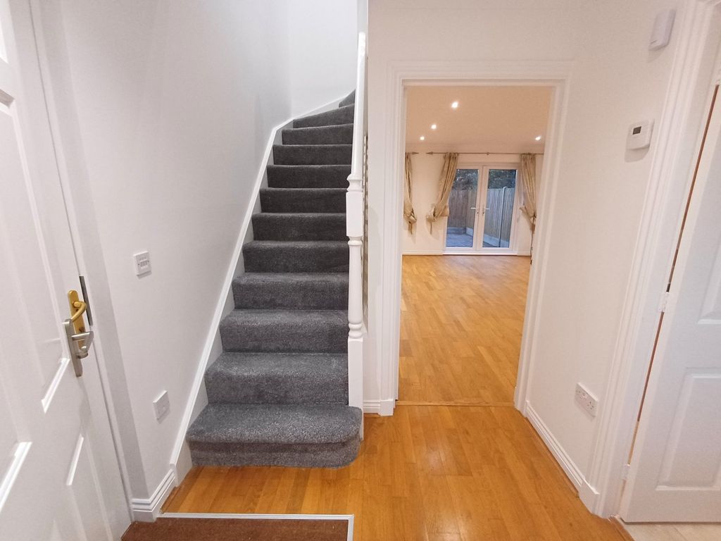 Property photo 2 of 16 Picture No. 24