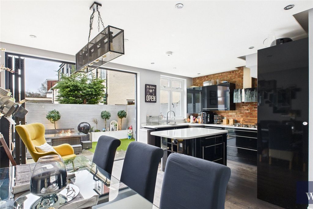 Property photo 1 of 17 Picture No. 20