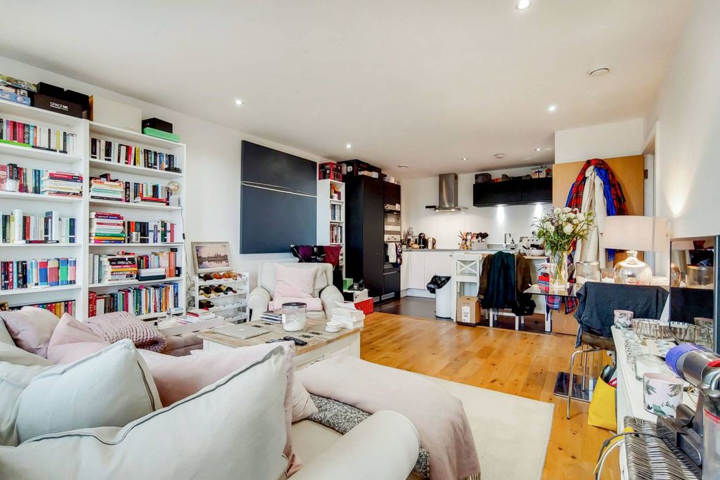 Property photo 2 of 12