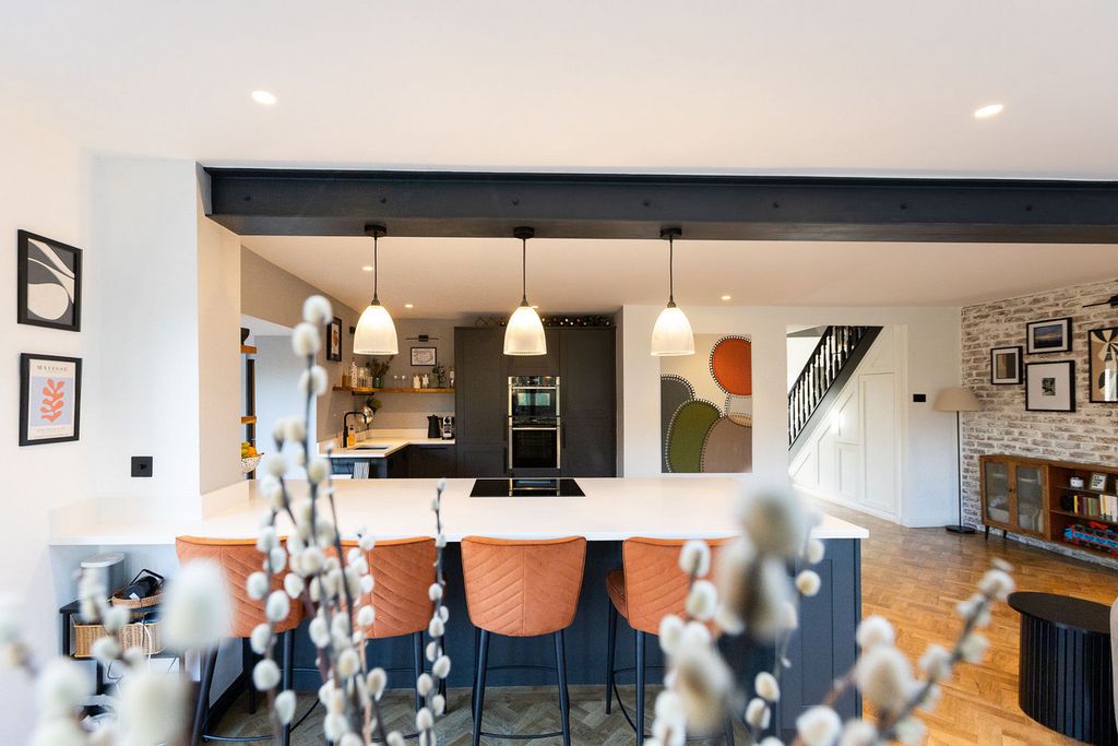 Property photo 3 of 48