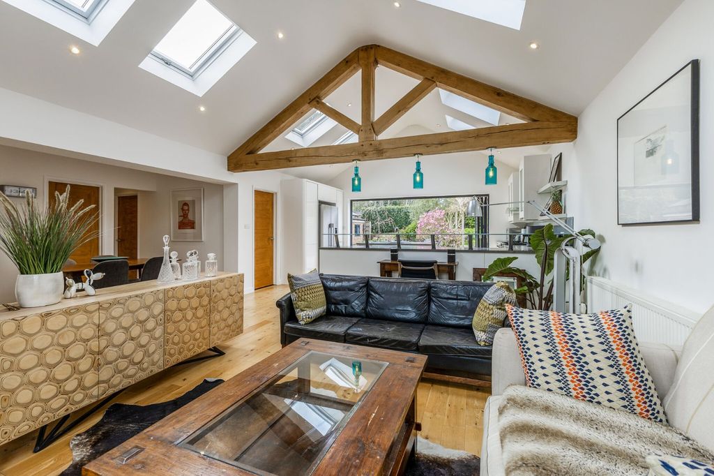 Property photo 2 of 16 Picture No. 20