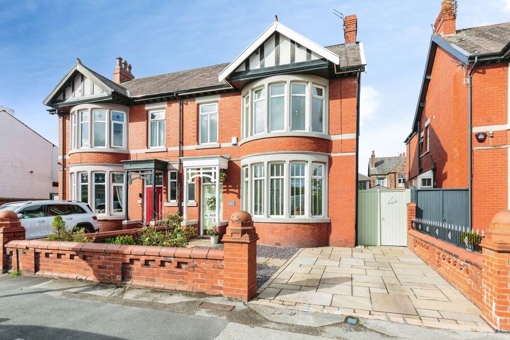 Property photo 1 of 24 Pbox-Img.Jpg