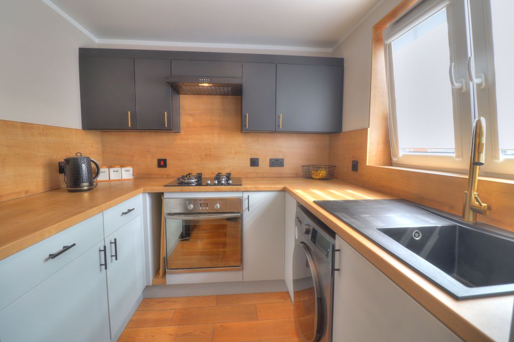 Property photo 3 of 26 Kitchen