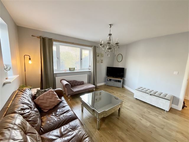 Property photo 3 of 20 Lounge