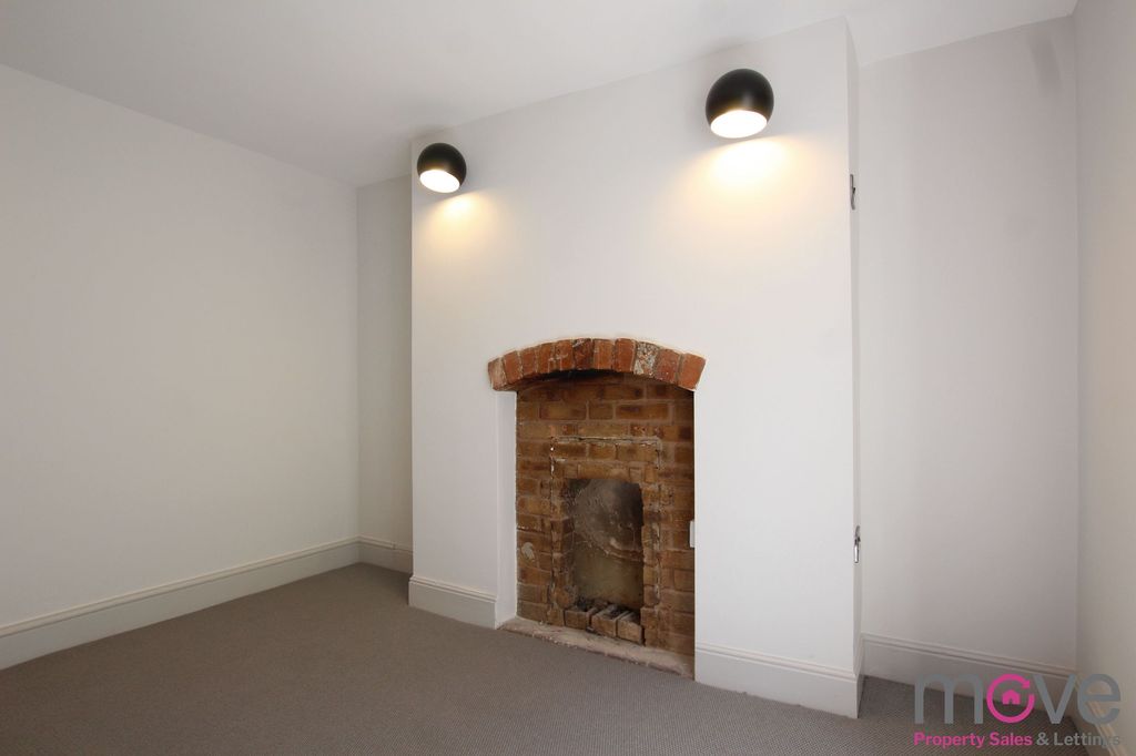 Property photo 3 of 9 Photo 7