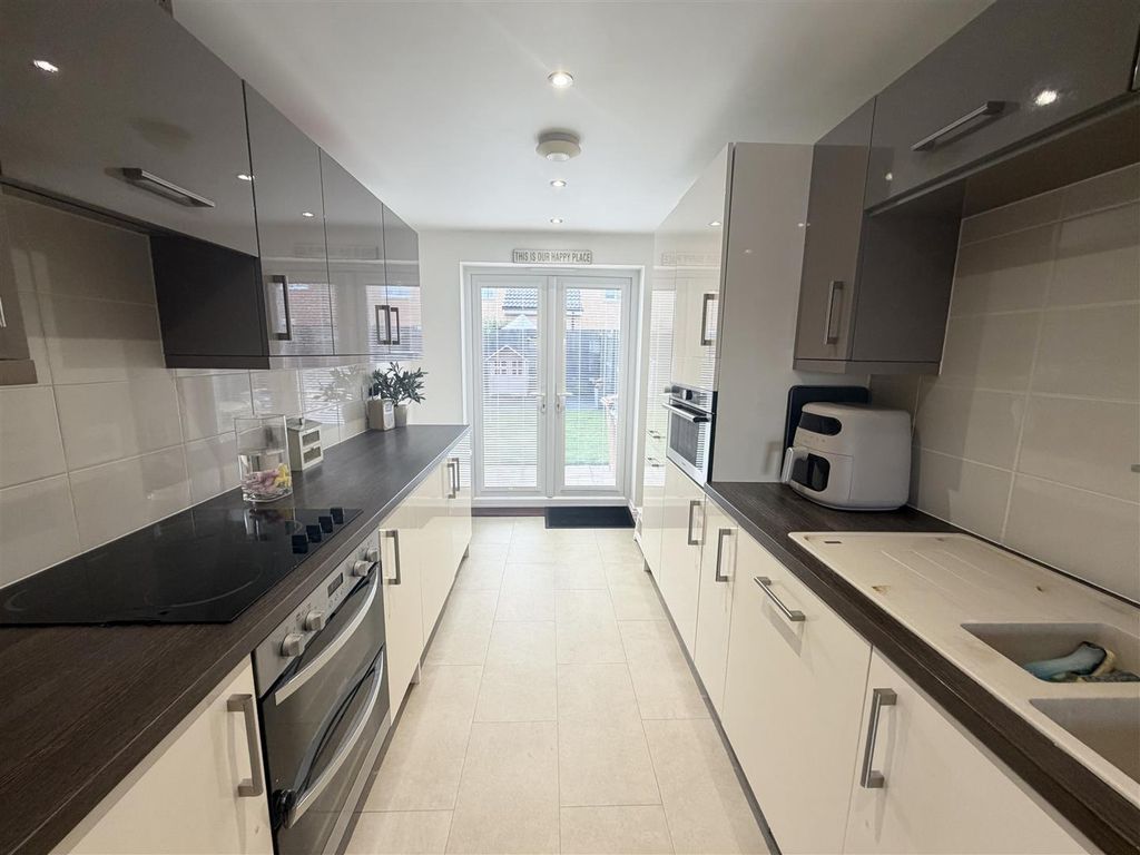 Property photo 2 of 22 Kitchen Diner