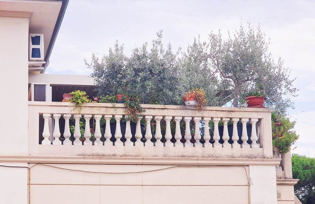 Property photo 1 of 30
