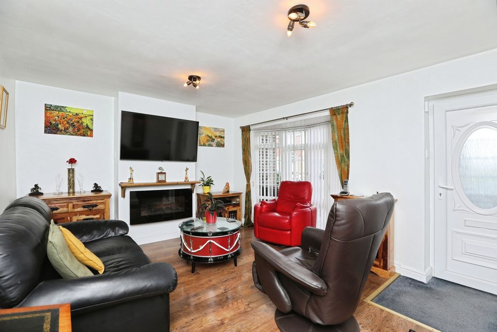 Property photo 2 of 12 Pbox-Img.Jpg