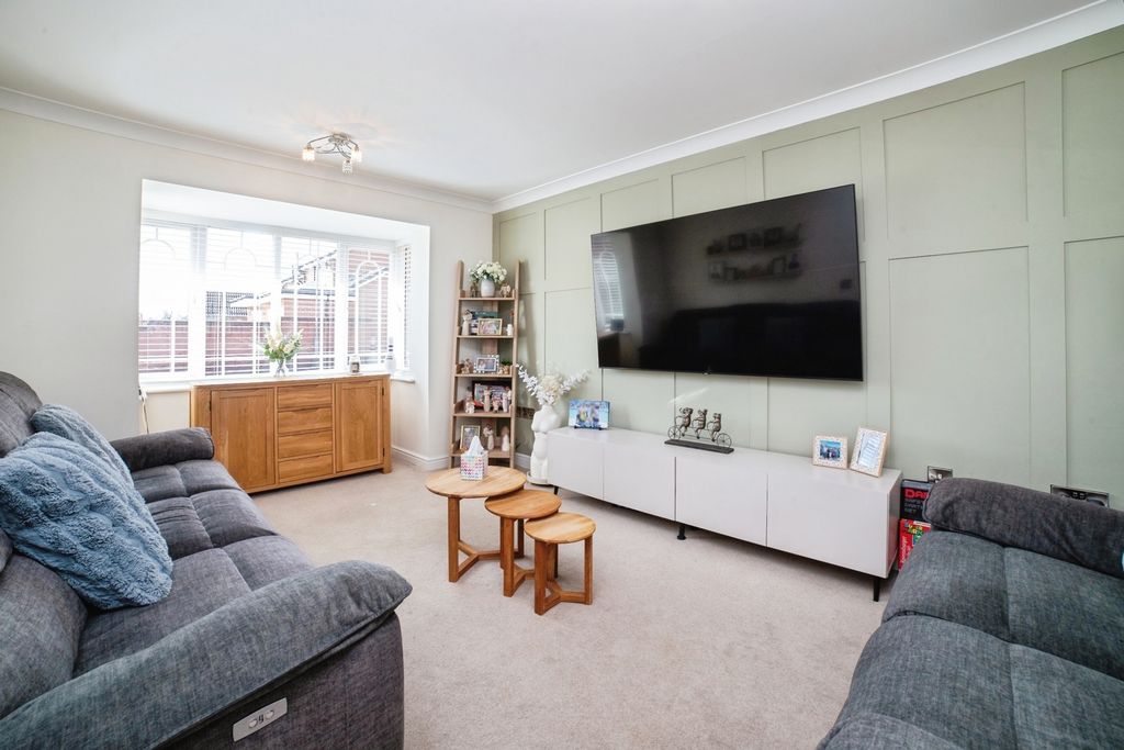 Property photo 2 of 19 Pbox-Img.Jpg