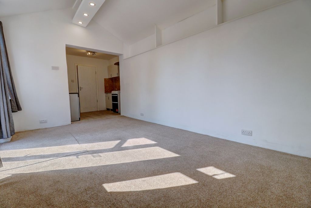 Property photo 3 of 9 Picture No. 04