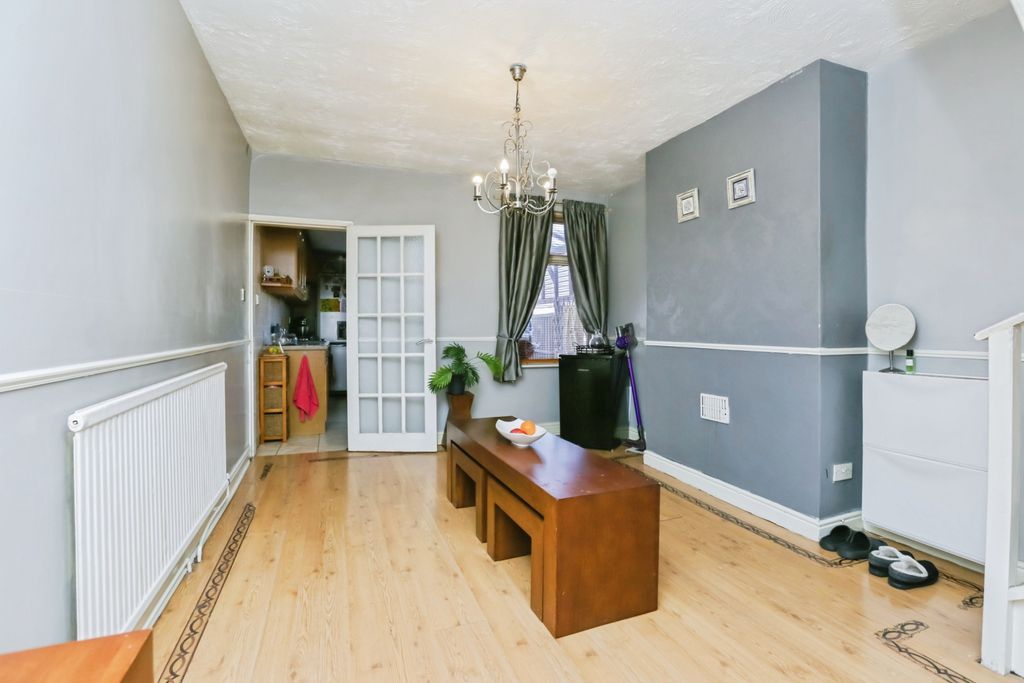 Property photo 2 of 13
