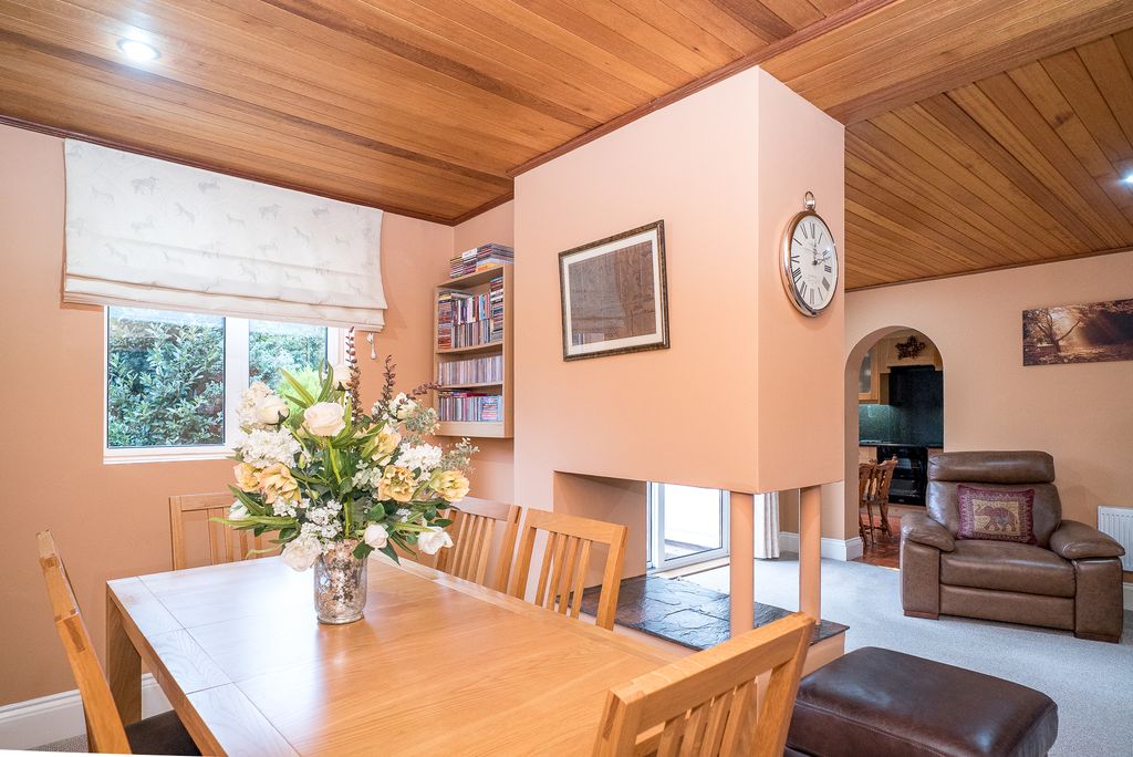 Property photo 3 of 21