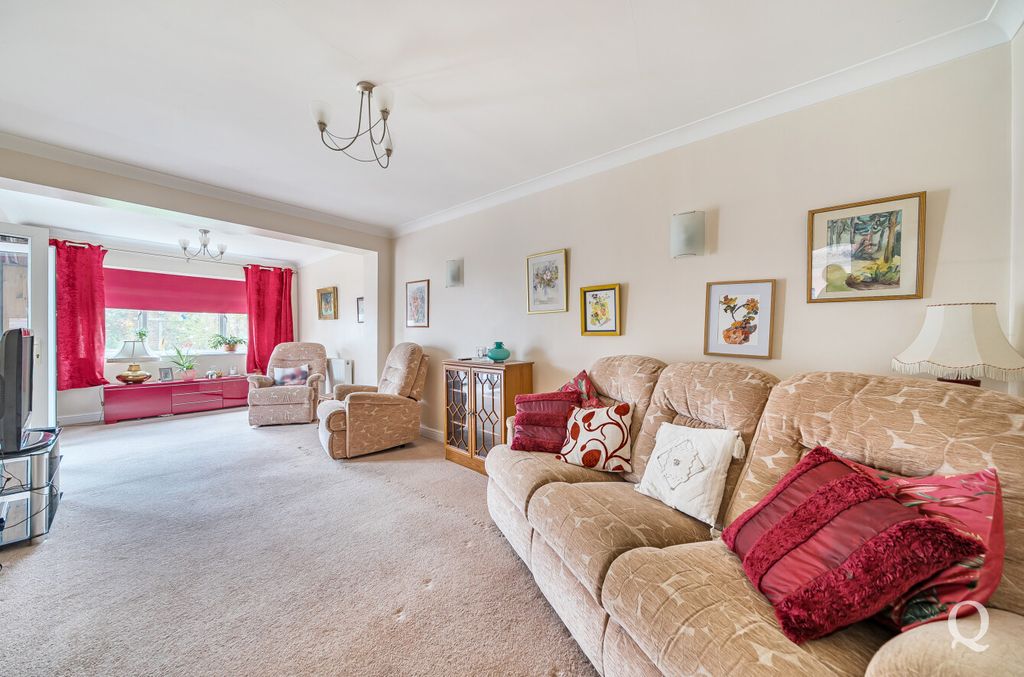 Property photo 2 of 18 A0B34811-4476-487...